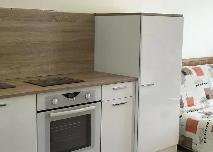 Maison Avec Courette A 450m De La Et Proche Commerces - Equipee - Fr-1-22-176 Tatil Evi